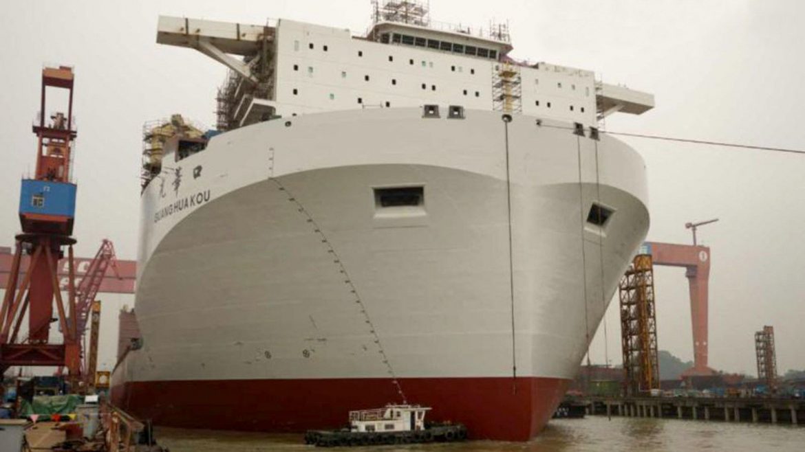 Китай создал самое большое в мире грузовое судно