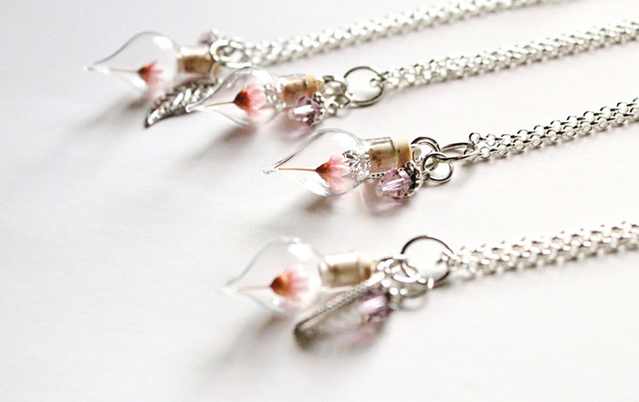 Ожерелья-террариумы, которые позволят носить маленький кусочек природы с собой