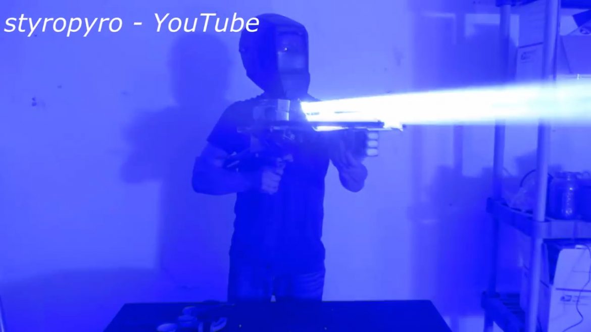 Американец собрал мощный 200-ваттный лазер