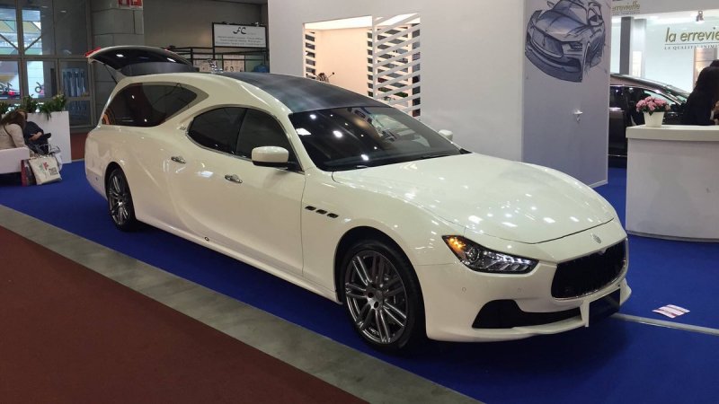 Maserati Ghibli превратили в катфалк