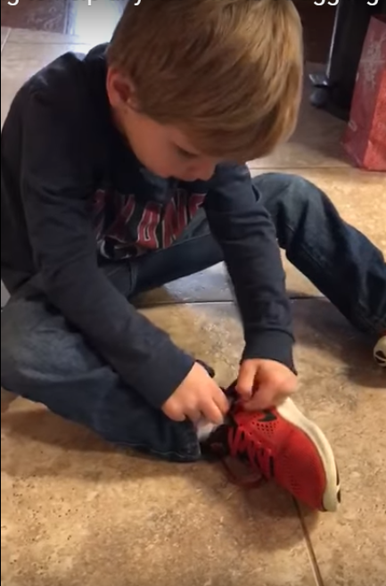 Как легко и быстро завязать шнурки
