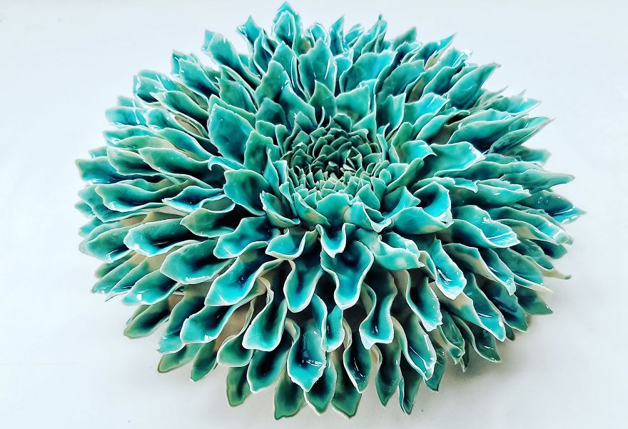 Скульптор-самоучка делает цветы невероятной красоты