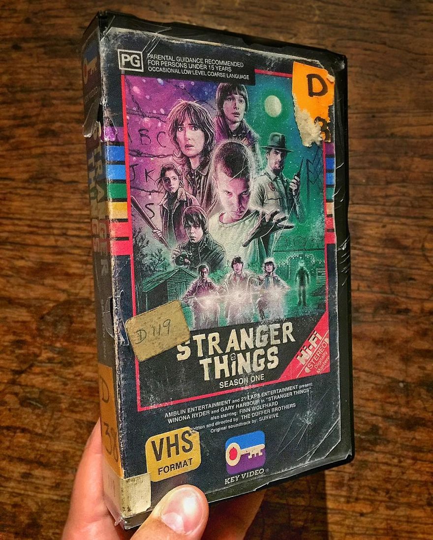 Художник создает уникальные обложки новых фильмов в стиле VHS кассет