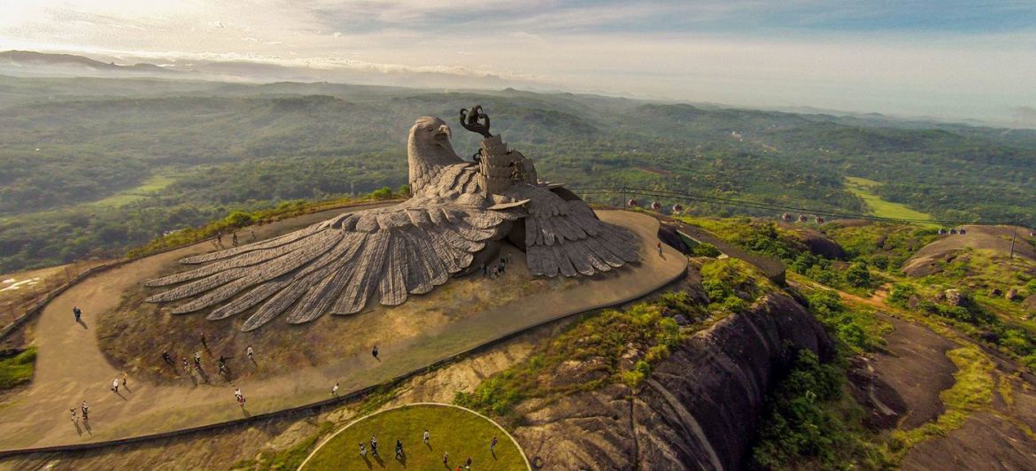 Джатаю (Jatayu) — самая большая скульптура птицы в мире