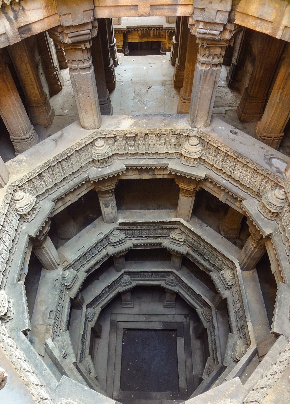 Ступенчатые колодцы — архитектурное чудо Индии
